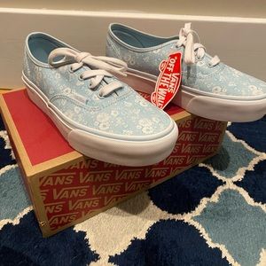 Brand New (never worn) Authentic Platform floral Vans